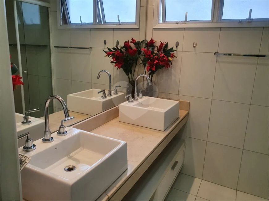 Apartamento com 4 quartos para locação em Vila Gertrudes - SP