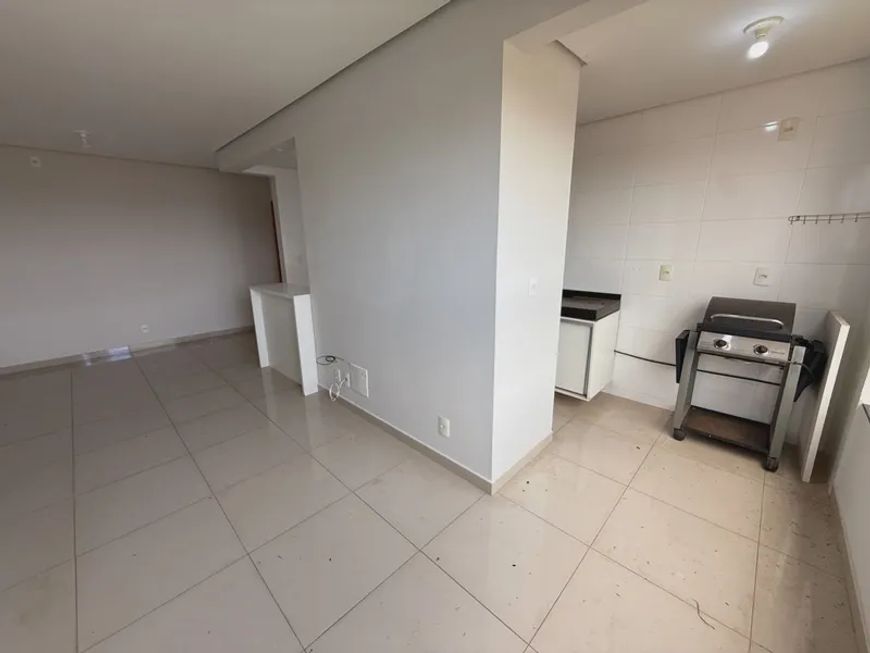 Apartamento de 3 Quartos sendo 1 Suíte na 706 Sul