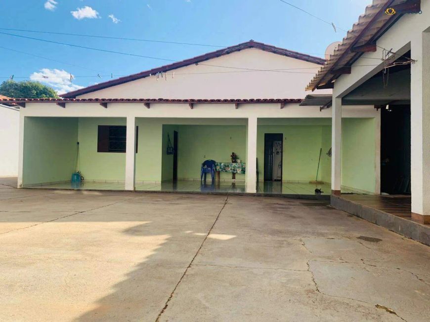 CASA COM 03 QUARTOS SENDO 01 SUÍTE NO LOTEAMENTO TAQUARALTO