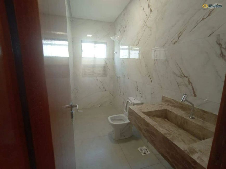 CASA COM 02 QUARTOS SENDO 01 SUITE NO SETOR SANTA FÉ II