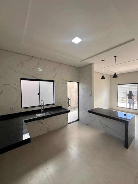 Vendo casa 2/4 com ótimo preço na 1205 sul