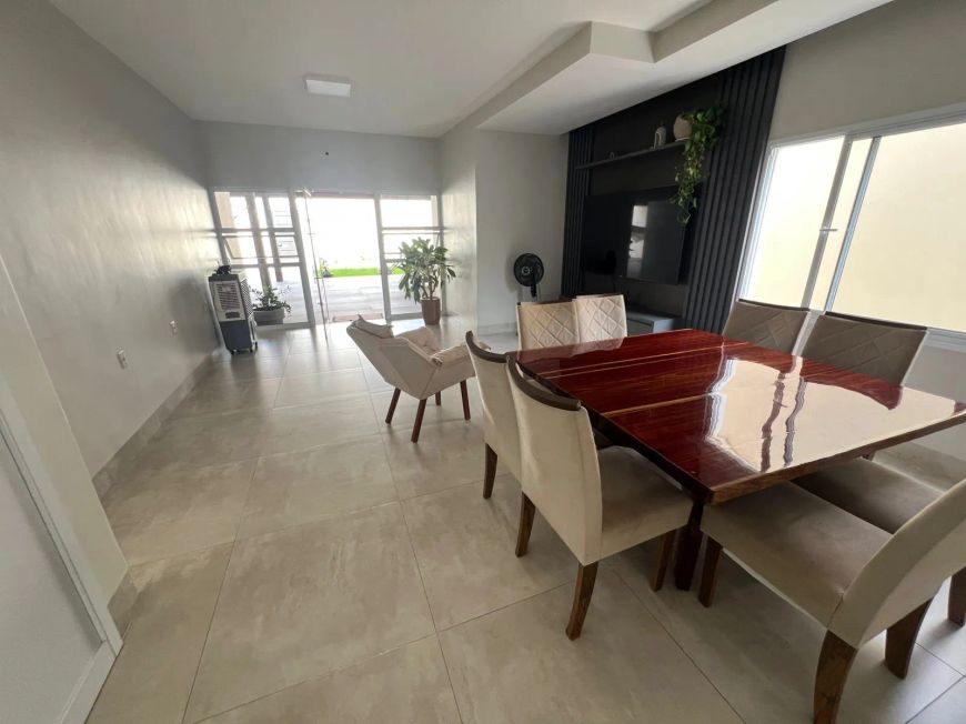 Vende-se Casa no Centro de Palma - To com sistema de energia e poço