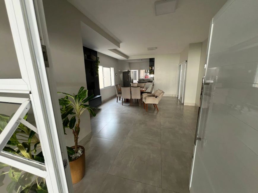 Vende-se Casa no Centro de Palma - To com sistema de energia e poço