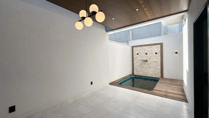 CASA NOVA NA QUADRA 407 SUL(ARSO 43) COM 160M², ÁREA DE LAZER COMPLETA COM PISCINA, 3 SUÍTES E 2 VAG