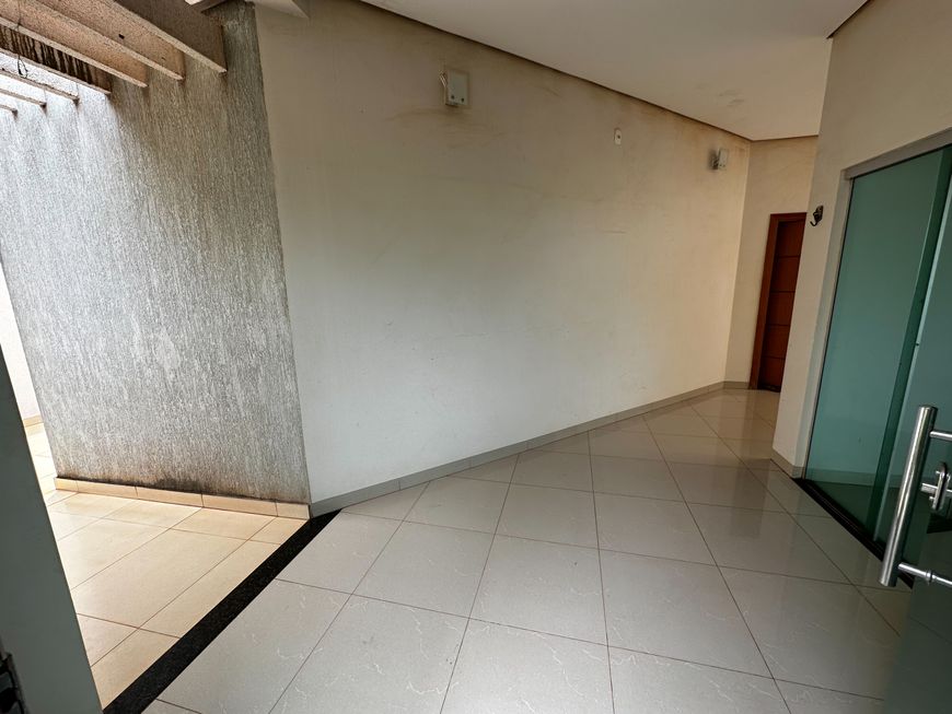Casa de 3 Suites em Condomínio com Piscina e Churrasqueira