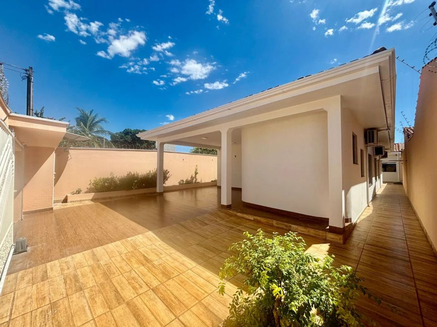 Casa de 3 Quartos sendo 2 Suítes no Centro de Palmas