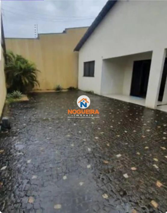 Casa Ampla com 4 Quartos e Área Gourmet na 303 Norte