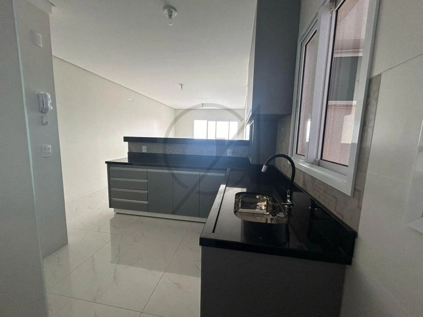 VENDE-SE APARTAMENTO NO RESIDENCIAL DIAMANTE DO LAGO COM TRÊS QUARTOS