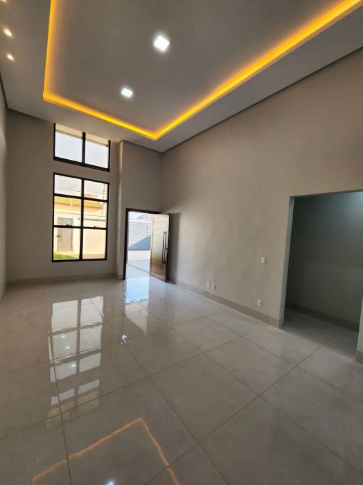 Vende-se Casa nova com 3 suites