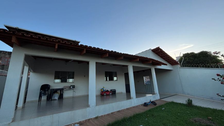 Casa para venda com 3 quartos sendo 1 suíte 504 Norte - Palmas/TO