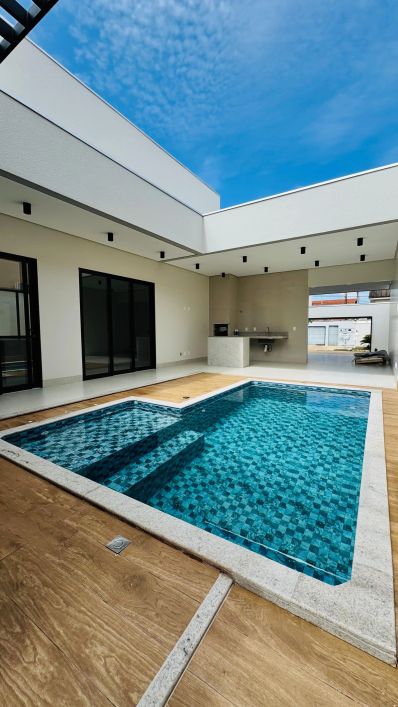 Belíssima Casa Nova na Quadra 108 Norte, casa possui 3 suítes plenas