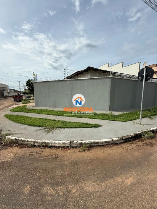 Casa de Esquina com 3/4, Suíte, Energia Solar e Acabamento Moderno