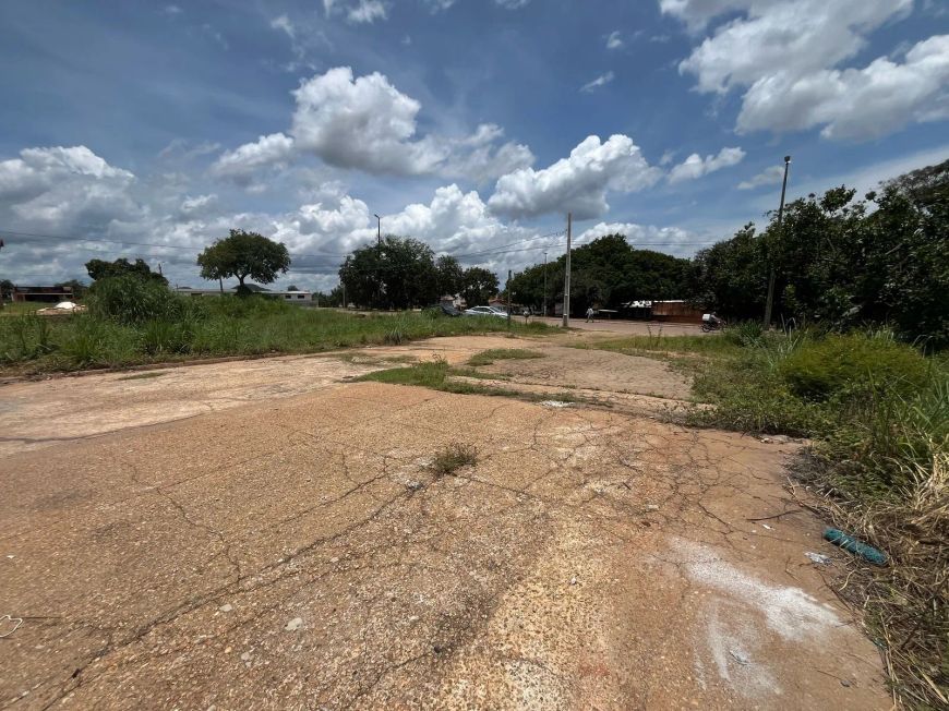 Lote Misto 502m com edícula nos fundos - avenida central de aquaralto