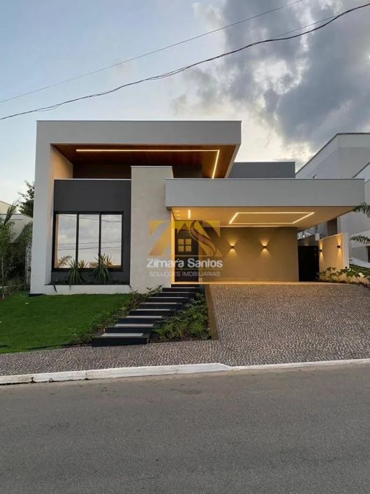 Casa Alto Padrão, com 4 suítes, 215 m² - 1605 sul (ACSU SO 140) - Condomínio Mirante do Lago - Palma