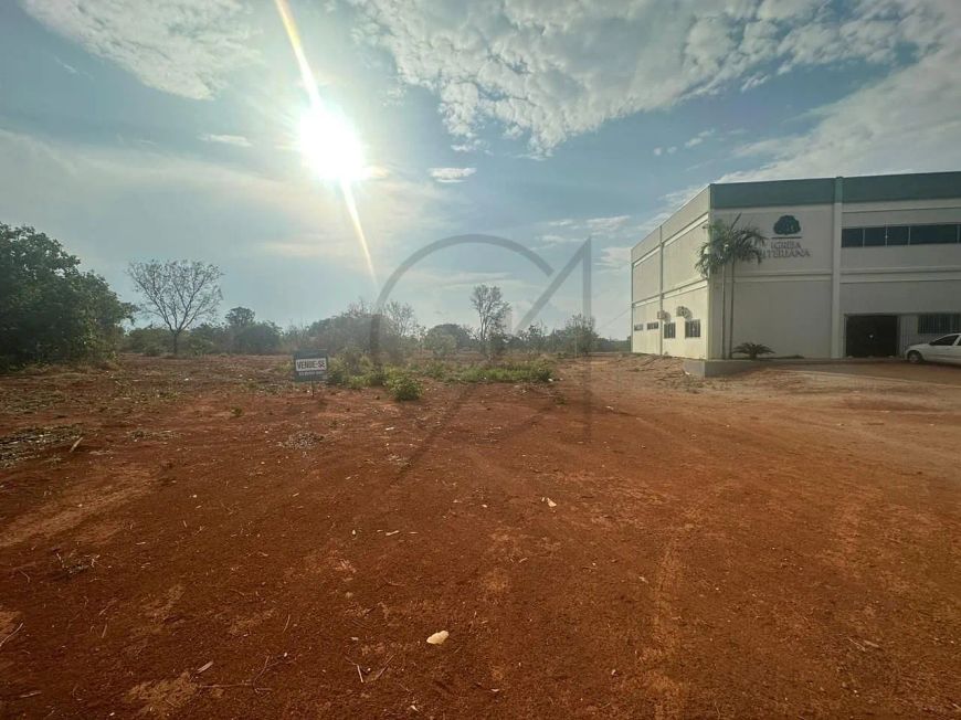 VENDE-SE TERRENO LOCALIZADO NA AVENIDA THEOTONIO SEGURADO 601 NORTE POR R$ 800.000,00