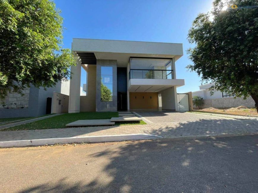 CASA COM 04 QUARTOS SENDO 02 SUÍTES NO PRIVILLEGE