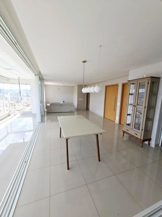 Vende-se Apartamento no Residencial Arte 21 de 3 suítes rico em planejados - Palmas -To