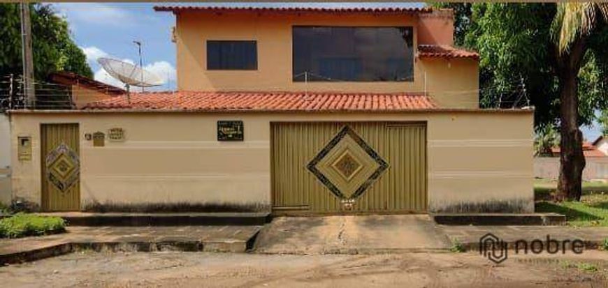 EXCELENTE CASA A VENDA, bem localizada na quadra 704 sul.