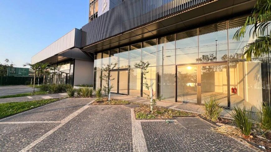 SALA COMERCIAL NO RES YVY HOME NA ORLA 14 COM 33,42² DE ÁREA PRIVATIVA E PÉ DIREITO DUPLO