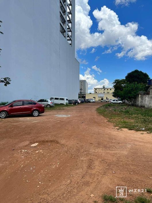 Lote comercial Av. Jk
