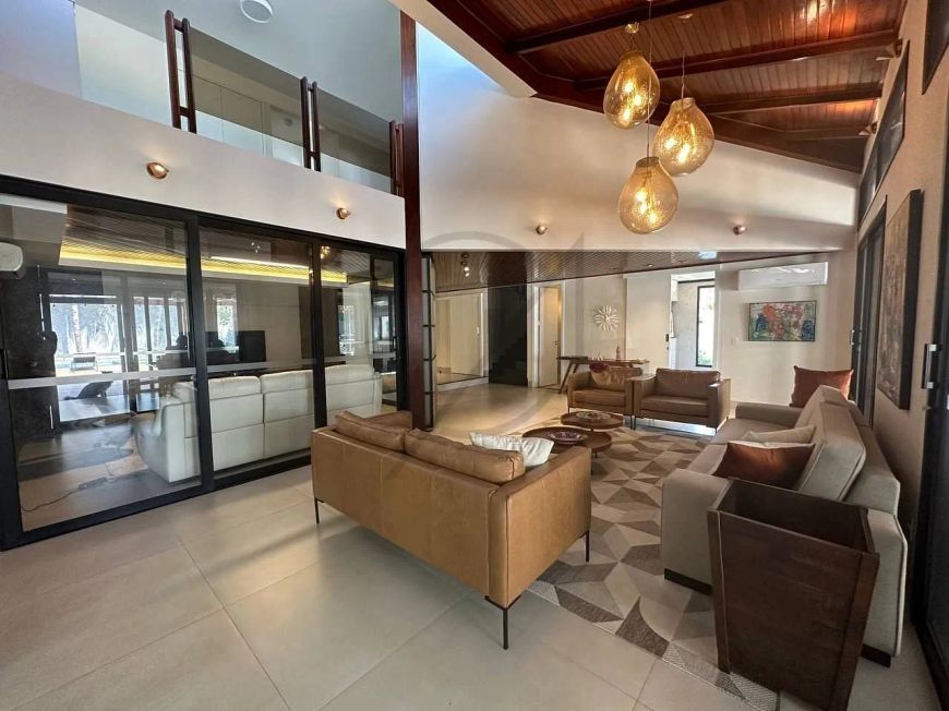 VENDE-SE SOBRADO ALTO PADRÃO COM QUATRO SUÍTES NA ARSE 21 POR R$ 7.500.000,00