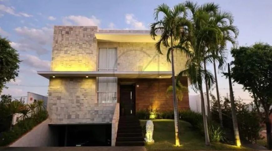 VENDE-SE CASA ALTO PADRÃO NO PRIVILEGE