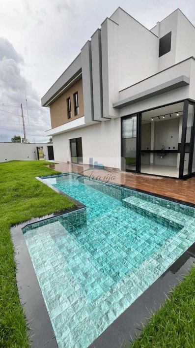 Sobrado de Condomínio com 4 quartos, Plano Diretor Sul, Palmas - R$ 1.1 mi, Cod: 2204