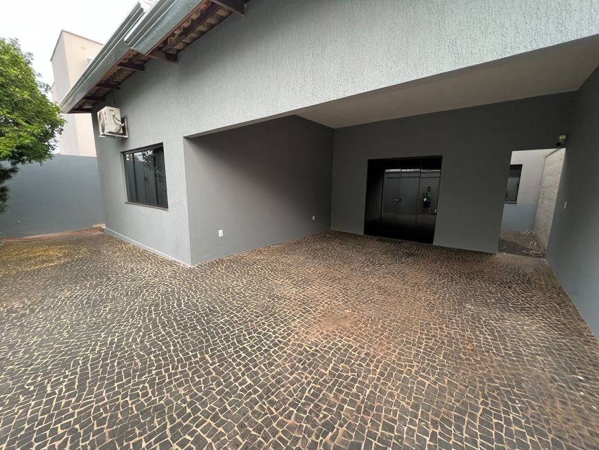 Casa Térrea 3 quartos + 1 quarto externo Qd 208 sul