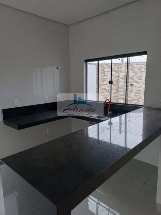 Casa com 3 dorms, Plano Diretor Sul, Palmas - R$ 440 mil, Cod: 2148