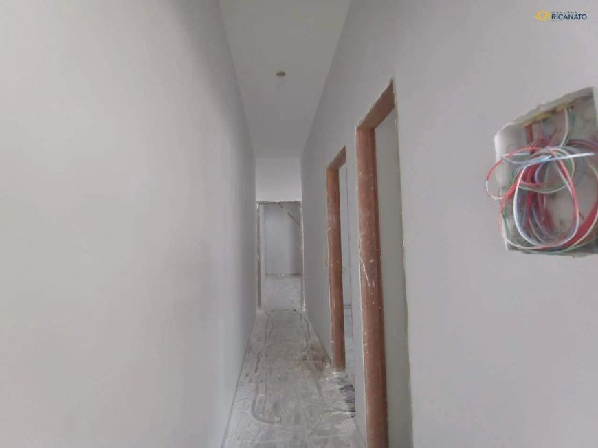 CASA COM 02 QUARTOS SENDO 01 SUITE NO SETOR SANTA FÉ II