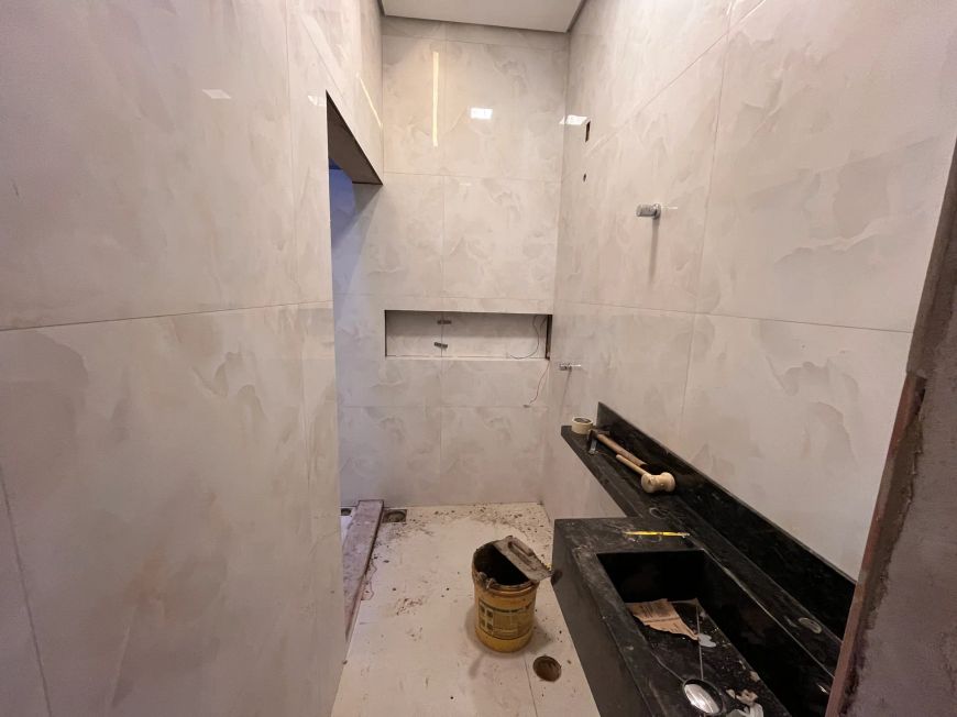 Casa nova com excelente acabamento na 141 b