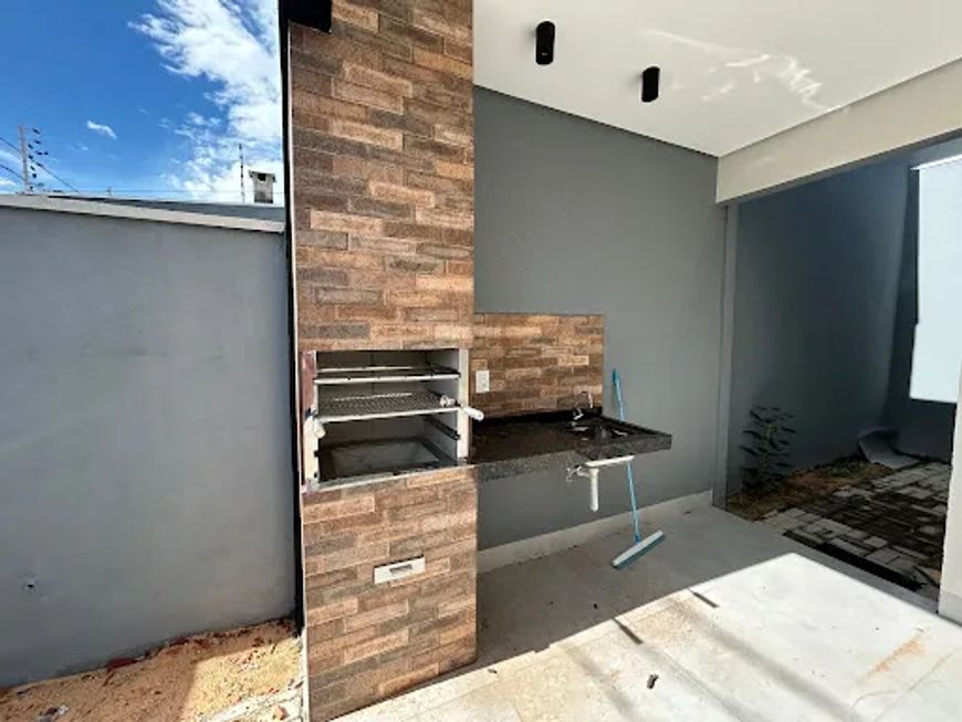 Casa com 2 dormitórios sendo 1 suíte à venda, com 79 m² de area construída, por R$ 270.000 - Setor B