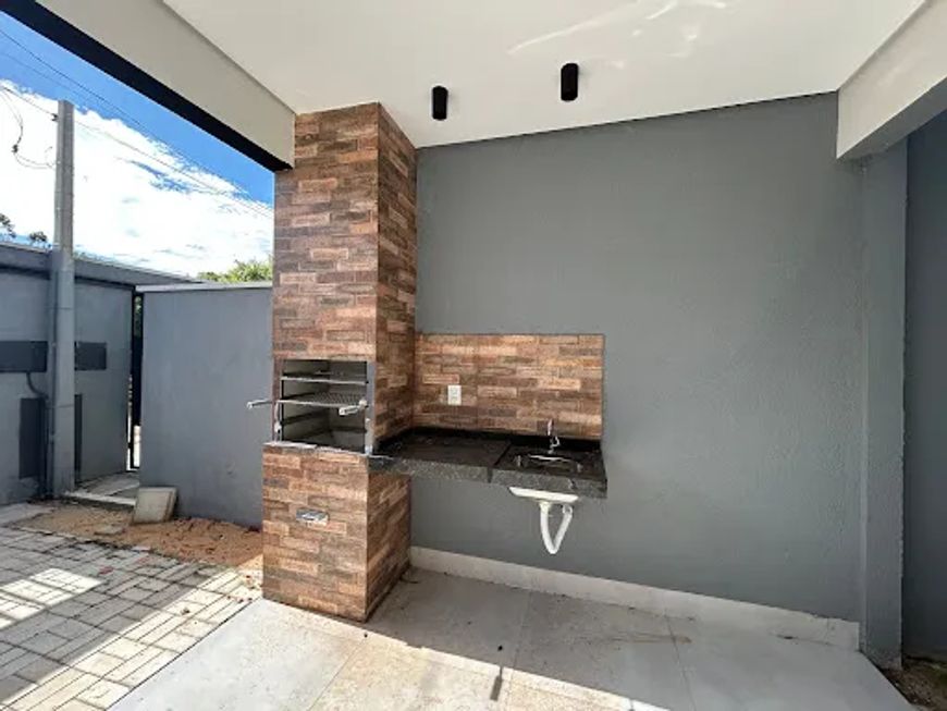 Casa com 2 dormitórios sendo 1 suíte à venda, com 79 m² de area construída, por R$ 270.000 - Setor B