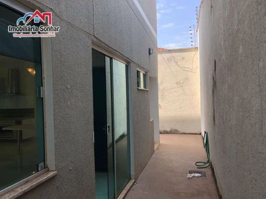 Sobrado com 3 dormitórios à venda, 110 m² por R$ 390.000,00 - Plano Diretor Sul - Palmas/TO