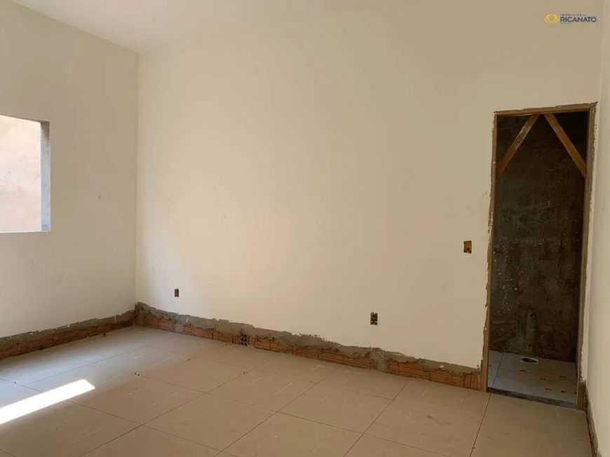CASA COM 03 QUARTOS SENDO UMA SUÍTE NO JARDIM SANTA BÁRBARA