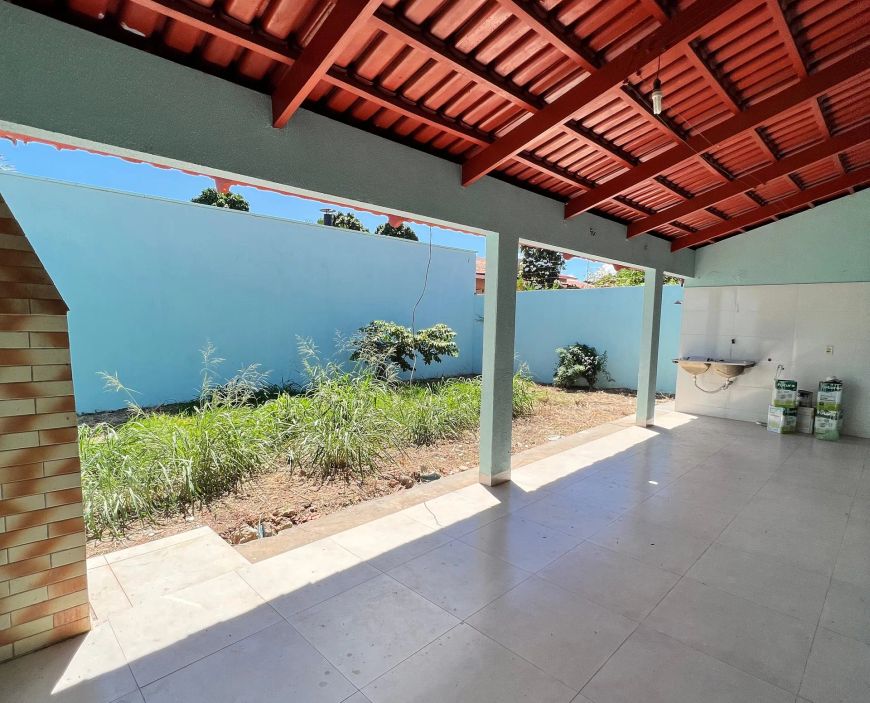Casa com 4 Quartos sendo 2 Suítes na 1203 Sul