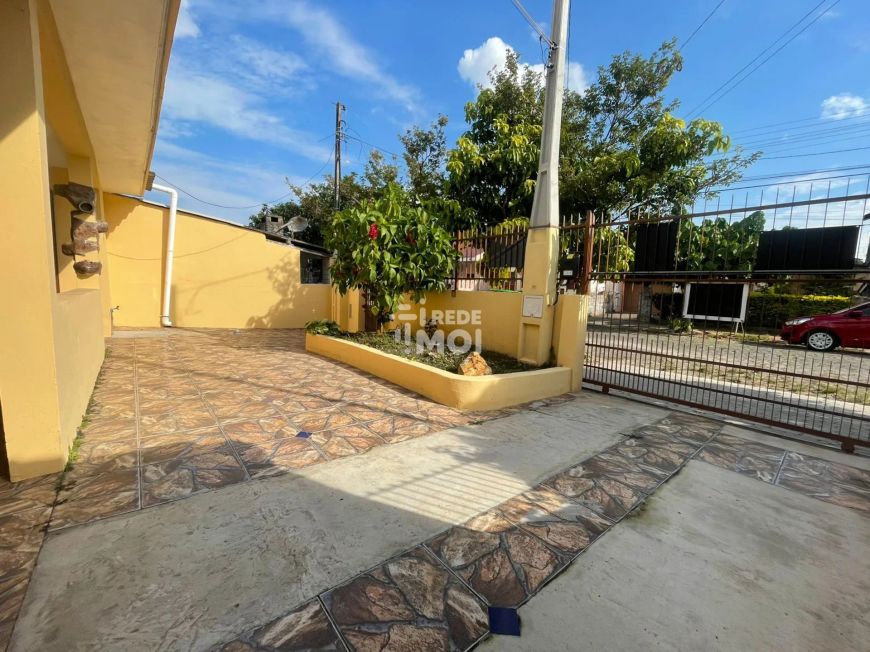 Excelente Casa de 04 dormitórios na Tancredo Neves