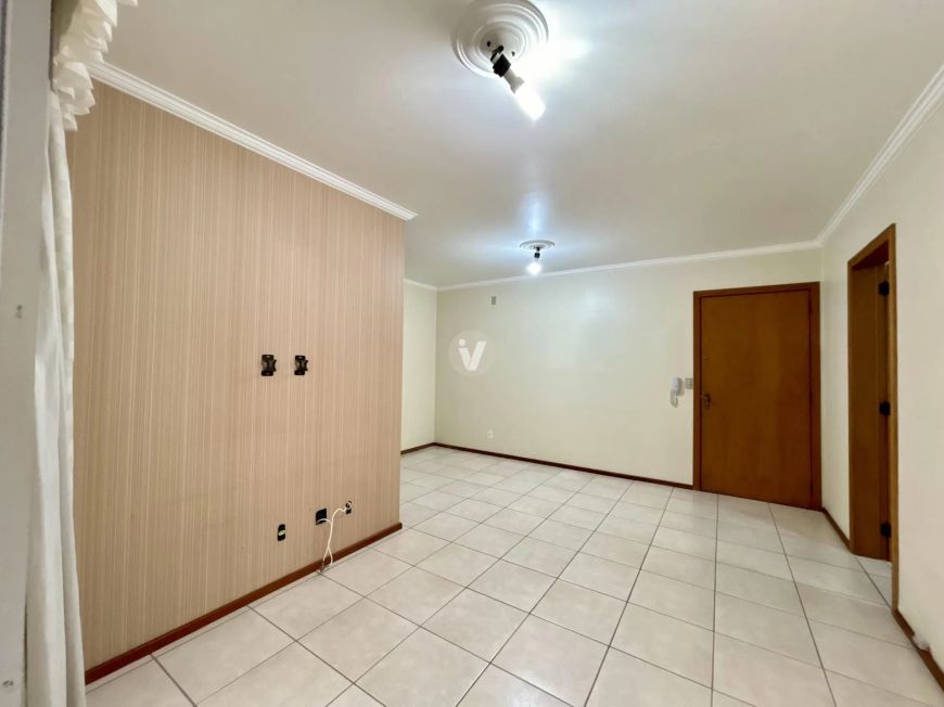 Apartamento 2 dormitórios semimobiliado no Centro!