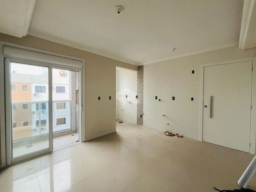 Apartamento de 02 quartos com suíte e vaga de garagem à venda em Camobi Santa Maria