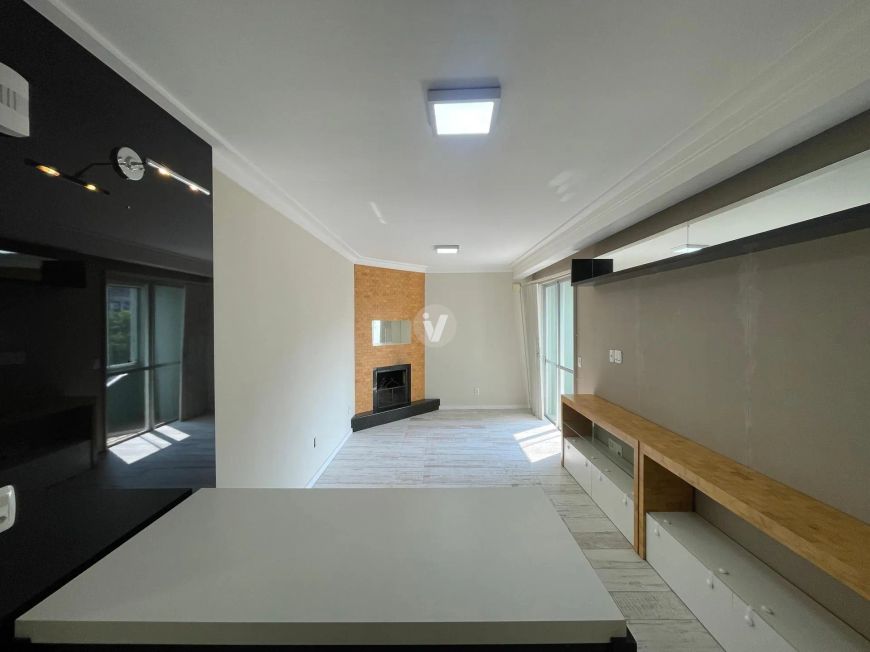 Apartamento Semimobiliado