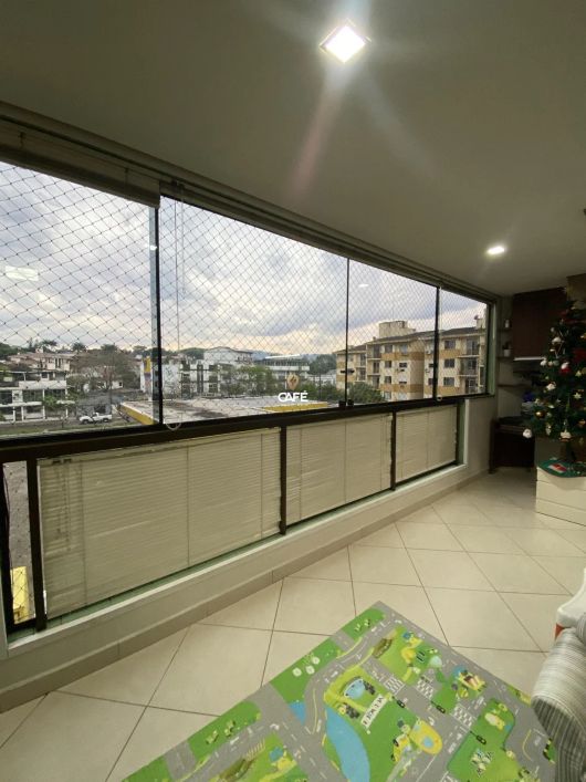 Belíssimo apartamento 2 dormitórios no bairro Duque de Caxias.