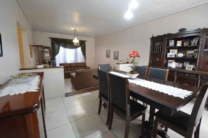 Casa localizada no bairro Nossa Senhora de Lourdes