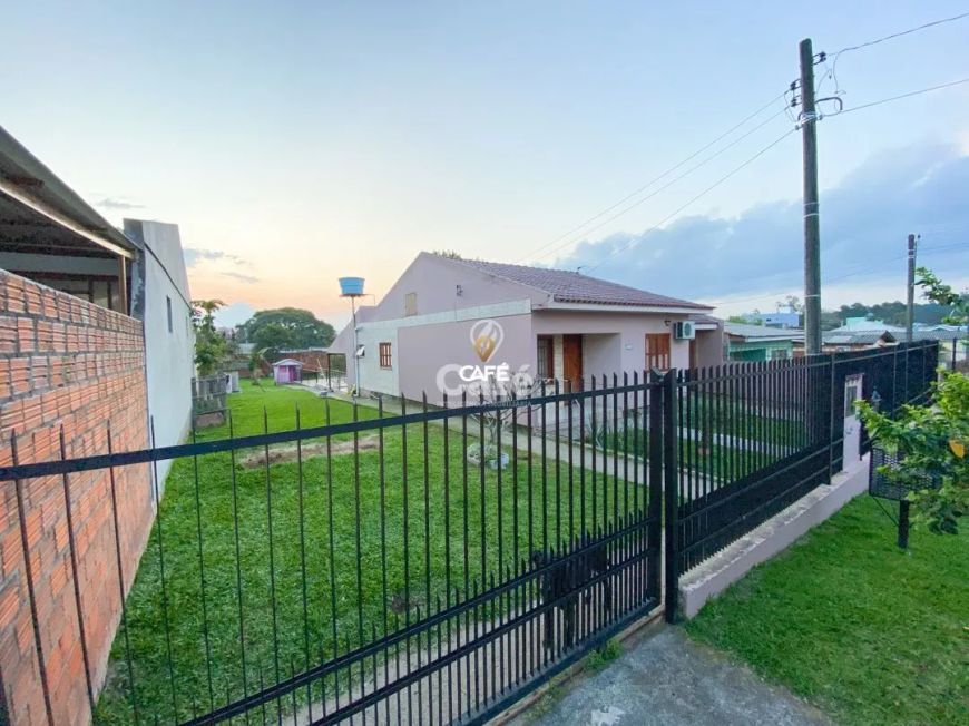 Casa com 3 dormitórios no bairro Pinheiro Machado