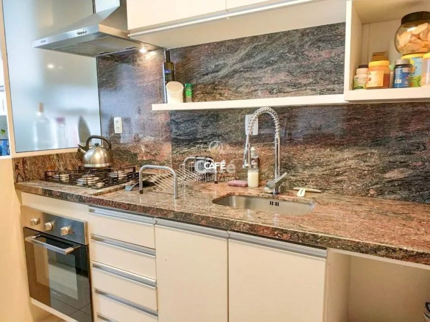 Apartamento, 2 Dormitórios, 1 Suíte, 2 Banheiros, 2 Vagas, Semimobiliado, Churra