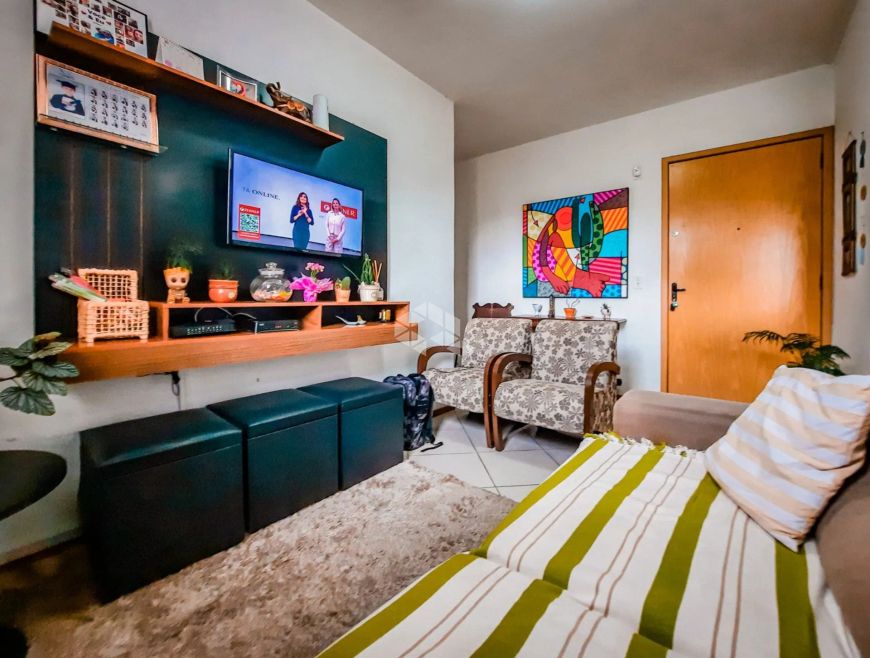 Apartamento de 02 dormitórios com vaga de garagem coberta no bairro Duque de Caxias/Centro em Santa