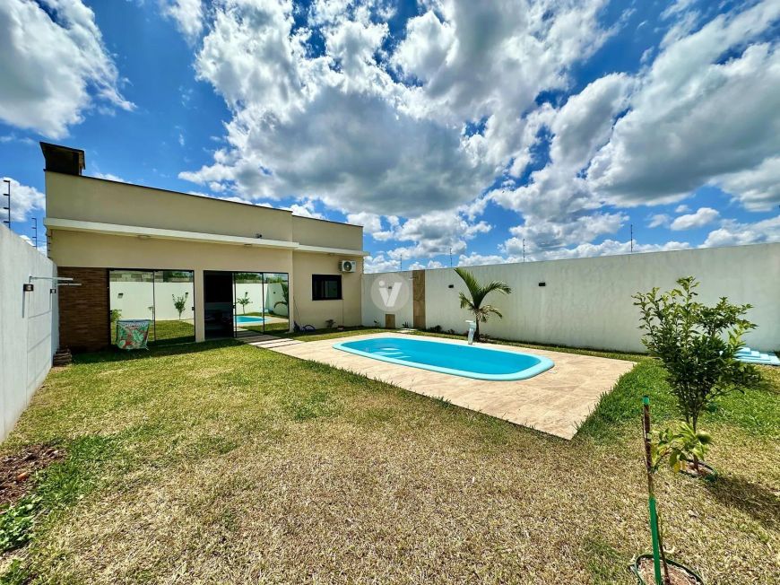 Casa com 3 dormitórios, piscina no Loteamento Alberto Schons!