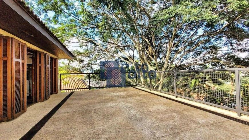 Ótima casa com linda vista no Sumaré