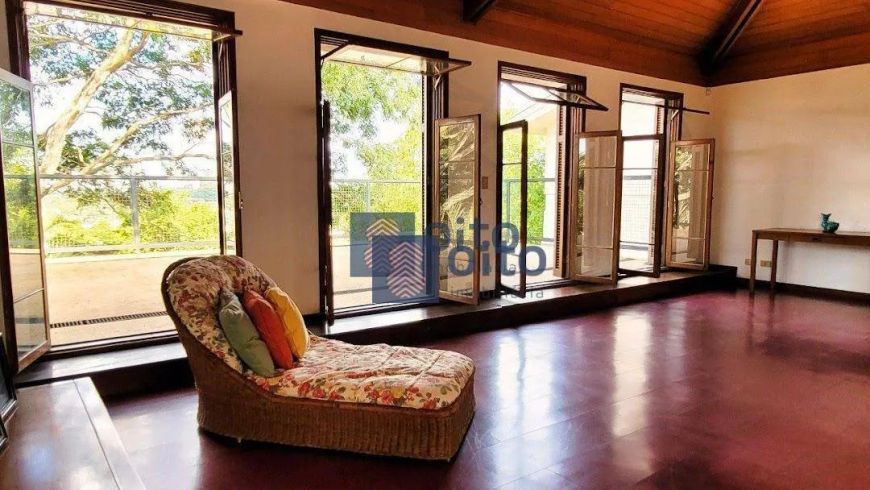 Ótima casa com linda vista no Sumaré