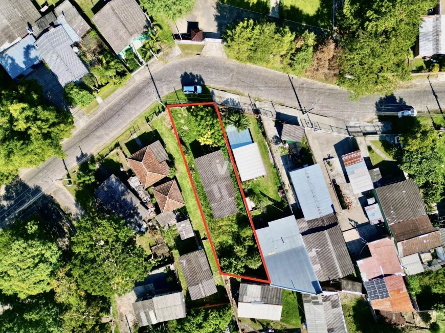 Terreno com 488m² no bairro Chácara das Flores