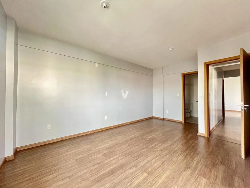 Apartamento de três dormitórios localizado no Residencial Isla San Martin no bai